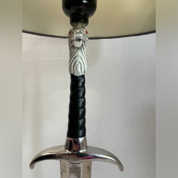 Rare HBO Game Of Thrones Lamp - Picture 10 of 14